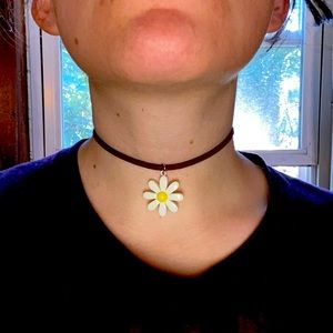 Homemade 11 in choker with daisy flower